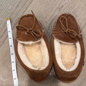 Slippers in Cream and Brown